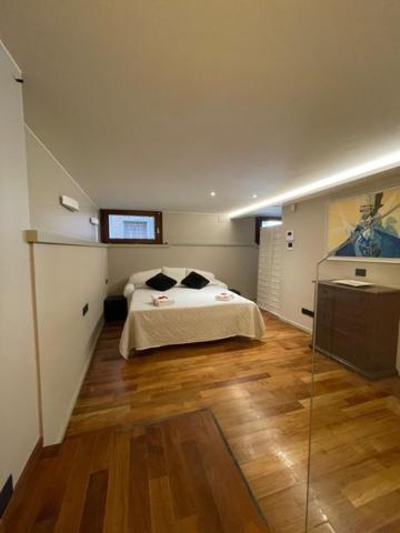 San Marco With Canal View Apartment